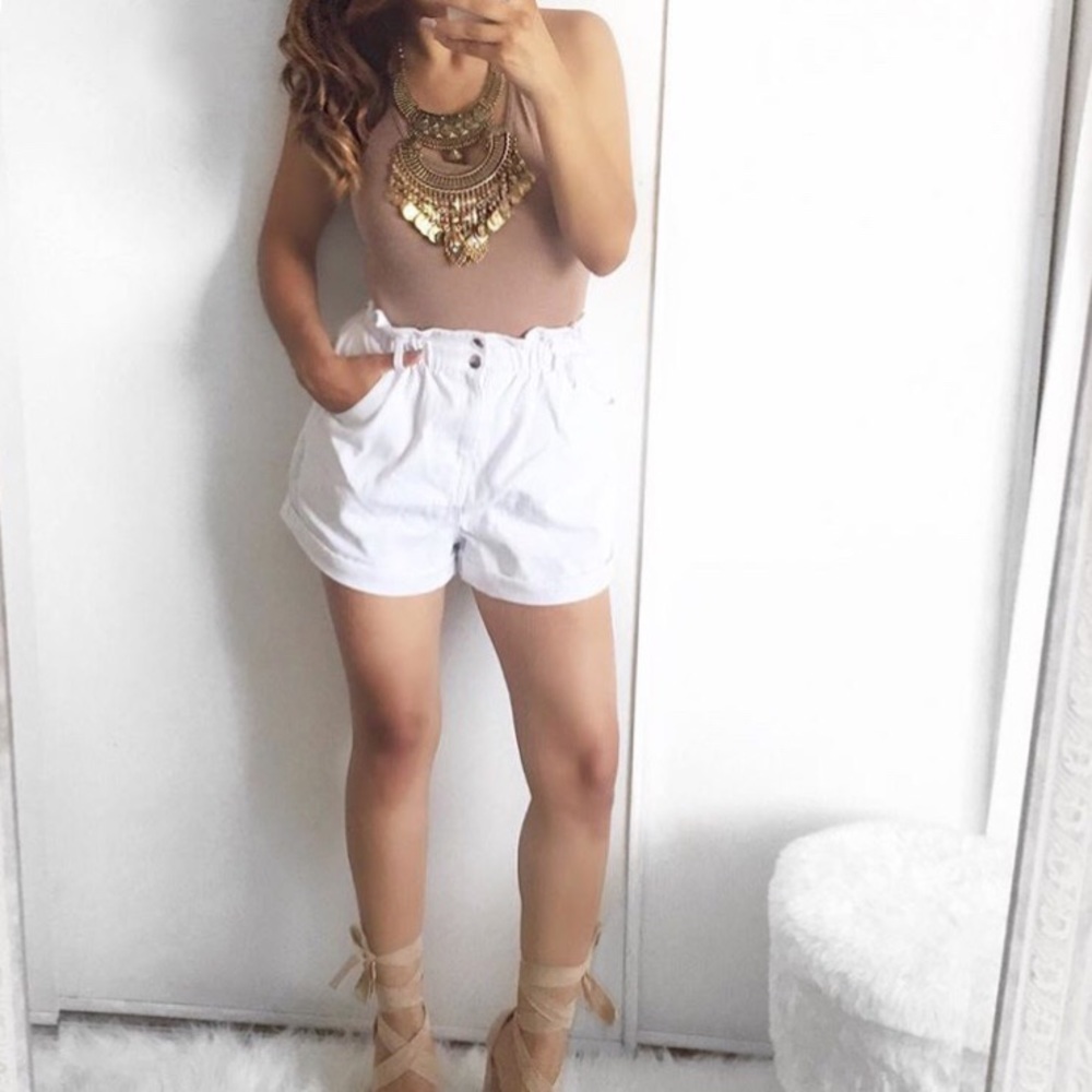 Ruffled waist shorts
